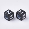 Abalorios negros con letras blancas. Tamaño 6 mm