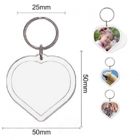 Paquete de 10 llaveros acrilicos en forma de corazón.